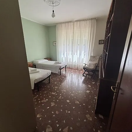 House In The Park! Free Parking And Convenient To בית נופש ונציה