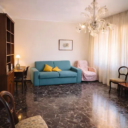 House In The Park! Free Parking And Convenient To Venice * Mestre